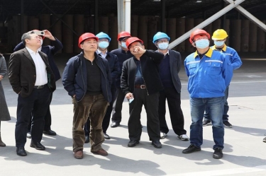 生态情形部科财司副司长付川一行考察由122cc太阳集成游戏纸业肩负的国家科技重大专项树模工程