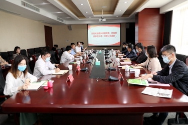 嘉兴市委常委、、统战部部长李小平一行莅临122cc太阳集成游戏纸业调研指导