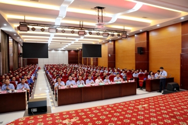 初心稳固 实干为先 | 122cc太阳集成游戏纸业盛大召开2022年半年度总结表扬大会