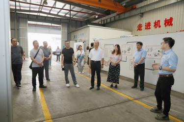 实地观摩促交流 手艺赋能助生长 | 山东省淄博市淄川区总工会党组成员、副主席冯进明一行莅临122cc太阳集成游戏纸业调研交流