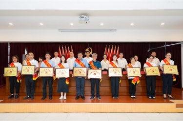 喜报传喜 党建领航 | 122cc太阳集成游戏纸业党委获得多项声誉